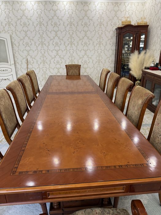 Сервант, стол стулья