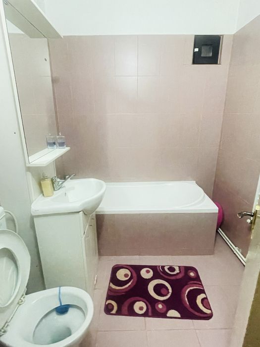 De vanzare apartament 3 camere decomandat!