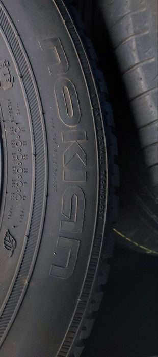 17 цола зимни гуми Nokian 215-65