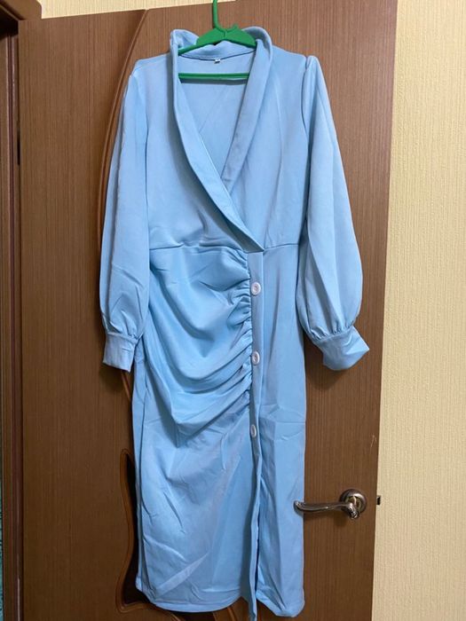 Платье с длинным рукавом