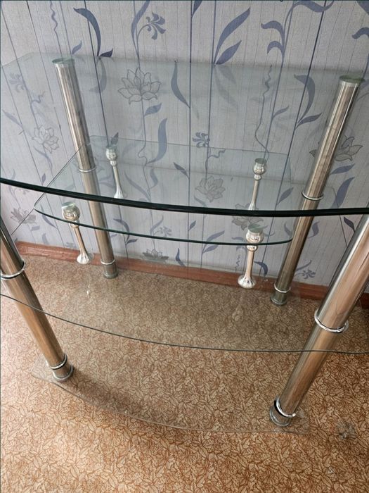 Подставка под телевизор в отличном состоянии