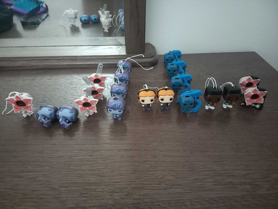 Stranger things kinder joy