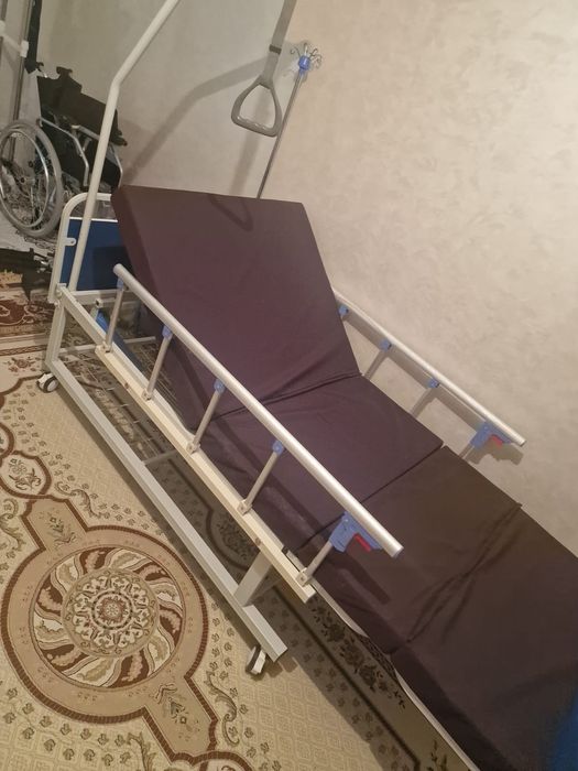 Медицинская кровать