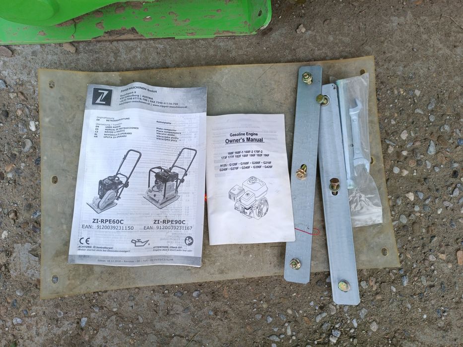 Vând placa de batut