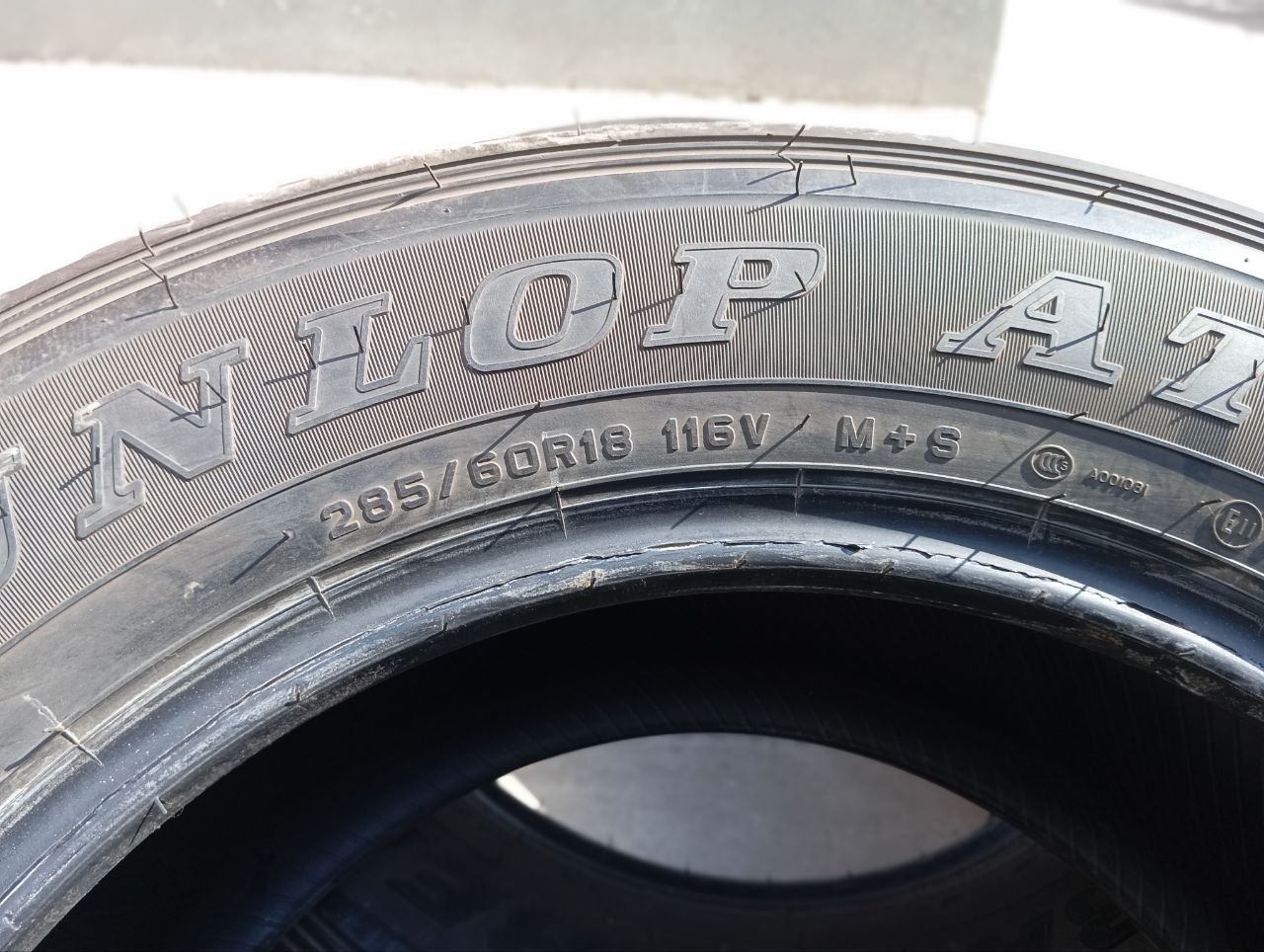 285 60 R 18 шины новые Dunlop TLC 200 Lexus 570