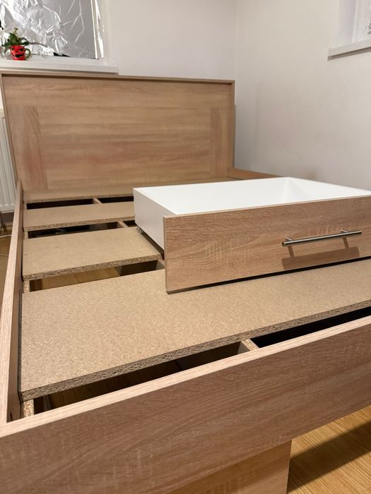 Cadru de pat 140x200- aproape nou