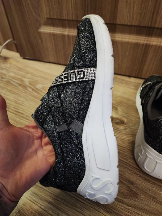 Дамски маратонки обувки Guess Stoney 2 41 номер