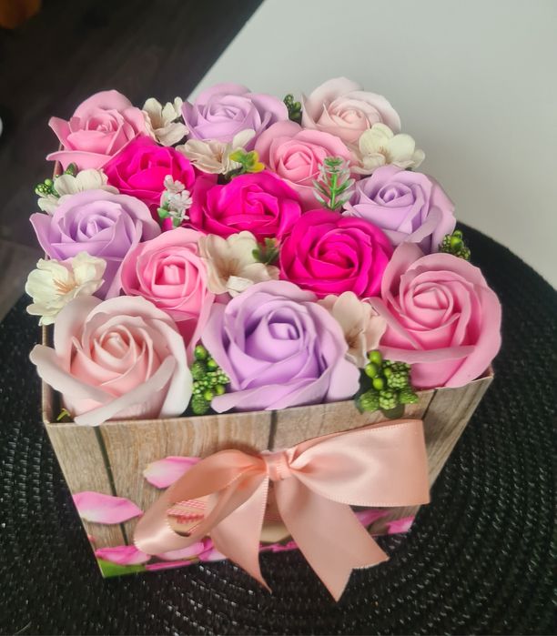 Ароматни кутии с неувяхващи рози
