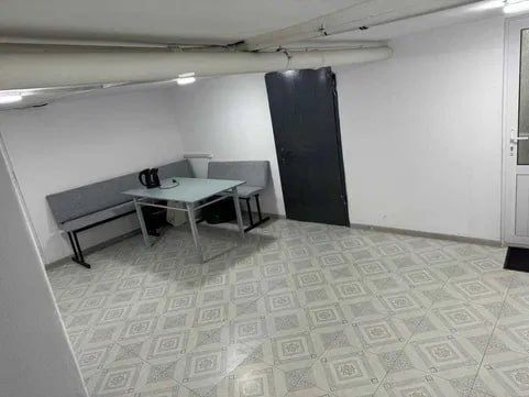 Яккасарай ор корзинка 55м² цокольный этаж 2кабинета в доль дороги