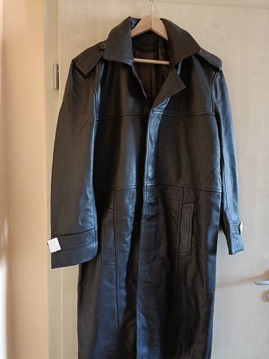 Vînd palton piele naturala