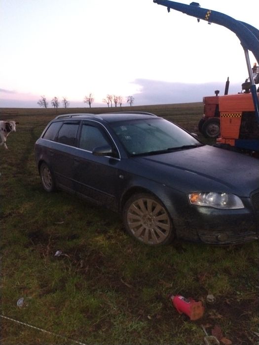 dezmembrez două mașini un A4 B7 și un b5