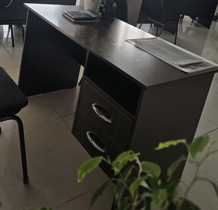 Стол письменный офисный