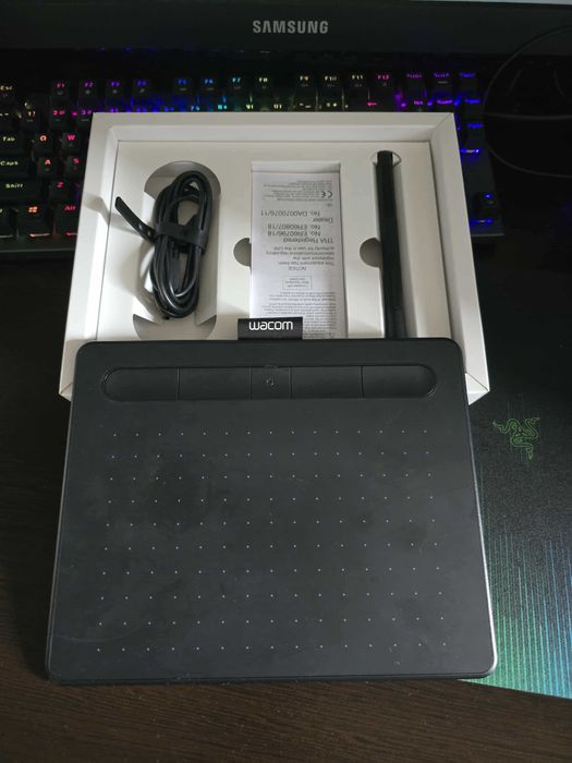 Графичен таблет Wacom Intuos S