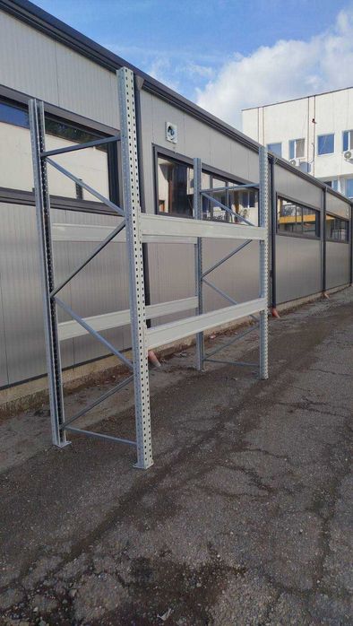 Продаваме стелажи 3 метра с дълбочина 105 см ,комплект с 4 греди 2700