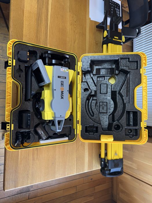 Statie totala Geomax Zoom 45 cu scanare - nou