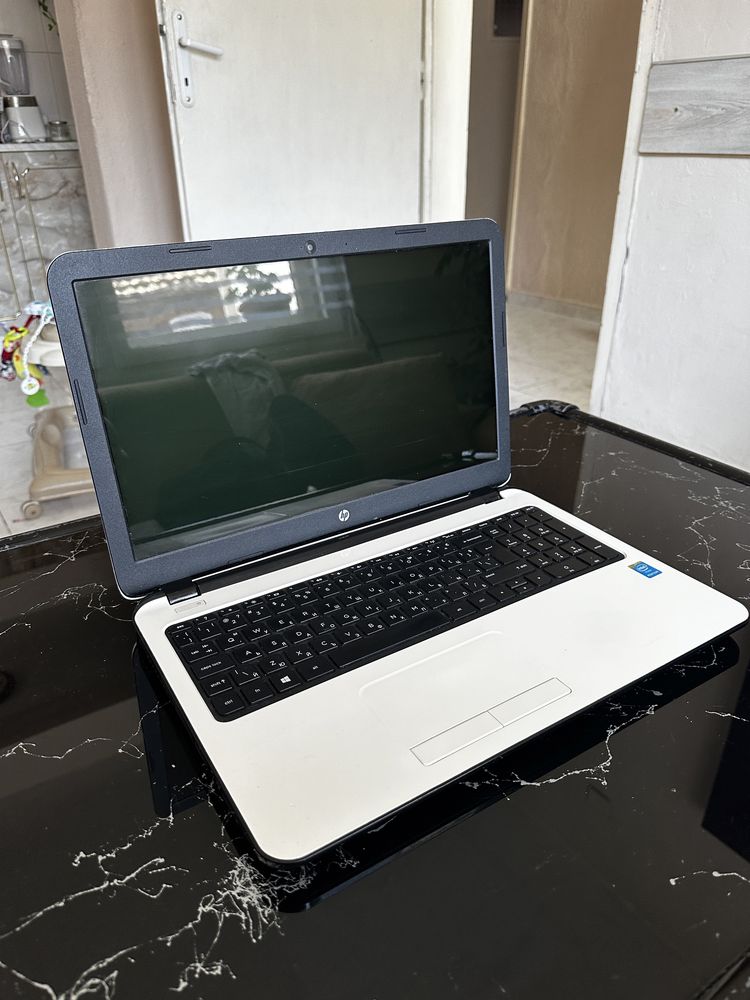 Laptop HP 15-255nu