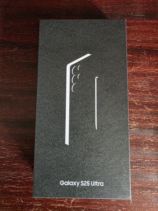 Самсунг S25 ultra, новый, продам за 550000.