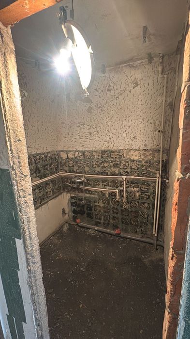 Кафель под ключ,Двери межкомнатные, Обои, плинтус Галтель