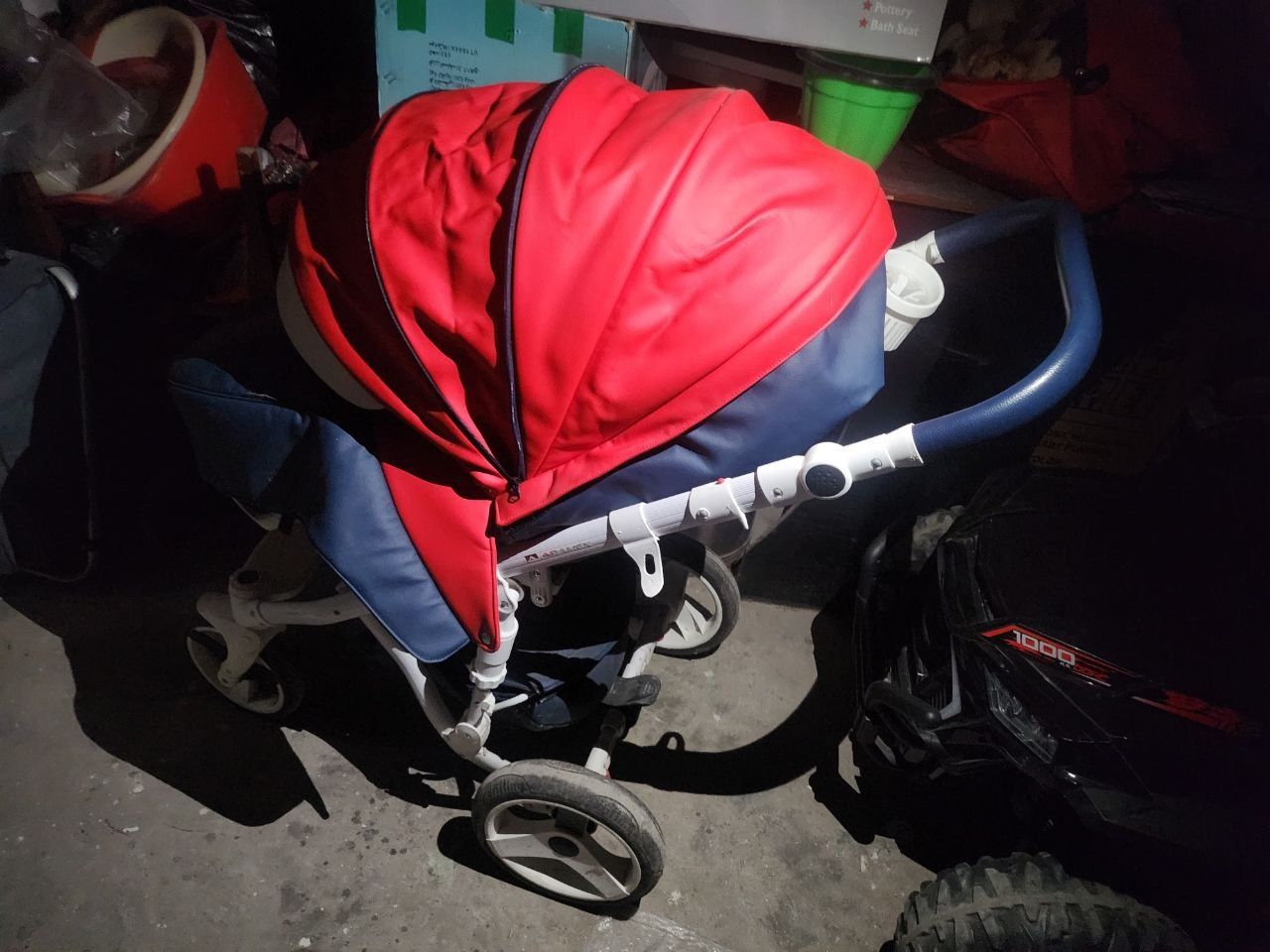 Продам детскую коляску Adamex