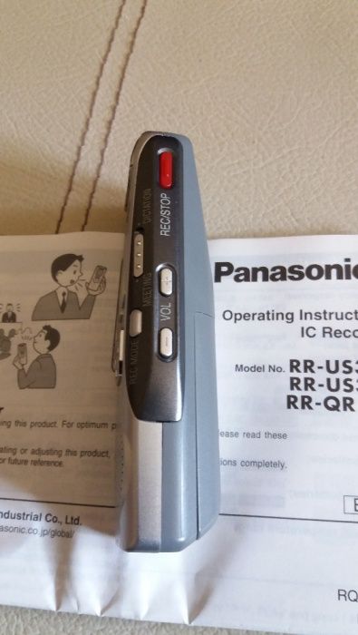 reportofon digital Panasonic model RR-QR 160