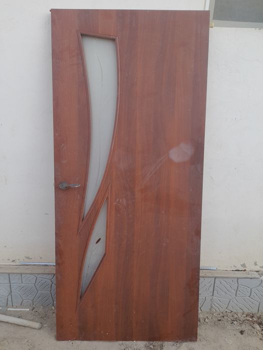 Ішкі есік жақсы жағдайда 5 есік 90 дық біреуі 70 тік