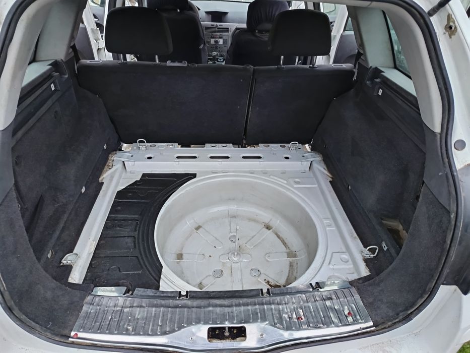 Vând sau schimb Opel Astra h 17