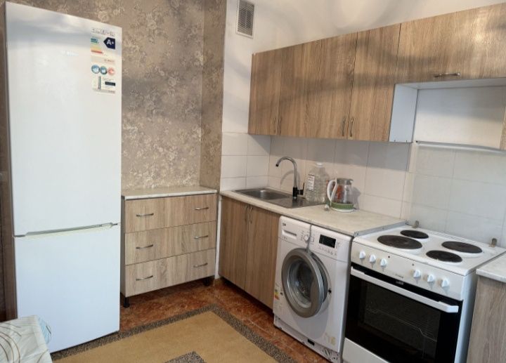 Сдаём 2 ком кв,пересечение Макатаева-Желтоксан