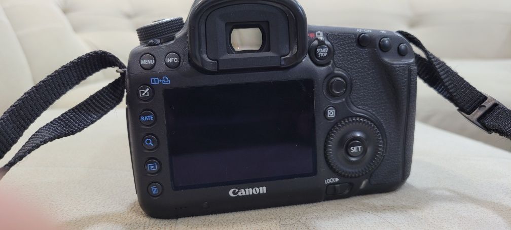 Продам фотоаппарат Кенон 5д Марк 3
