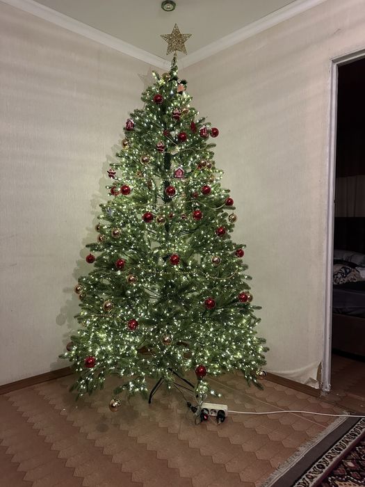 Новогодняя елка полностью с игрушками