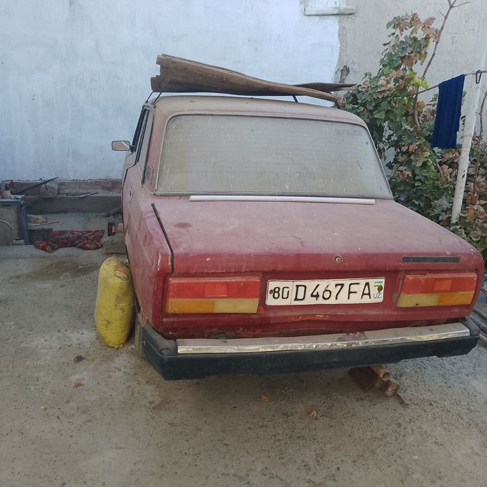 Vaz 2107 pul zarur sotiladi