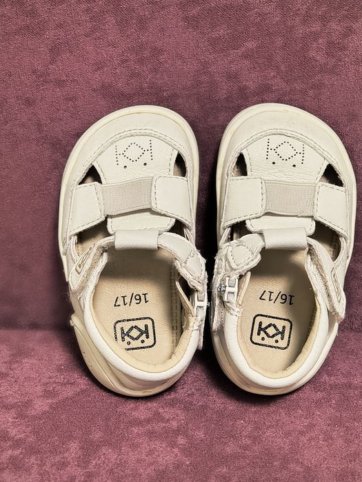 Обувки за прохождане на Колев и Колев