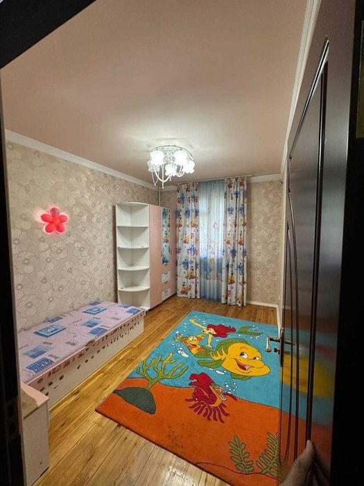 продаётся квартира Юнусабад13 5 ком отличная локация балкон 2х6