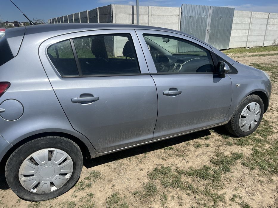 Dezmembrez Opel Corsa D 1.2 benzina 2006-2009