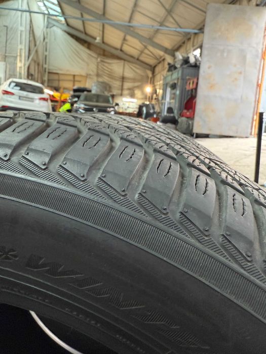 Set de anvelope de iarnă Yokohama 225/60/R18