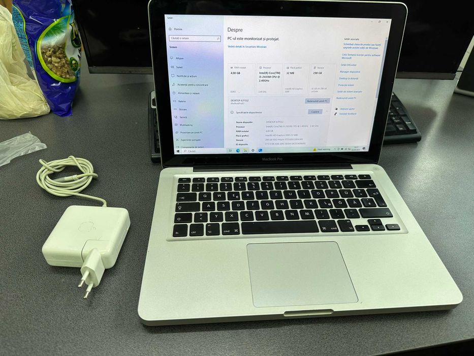 Laptop MacBook cu procesor i5