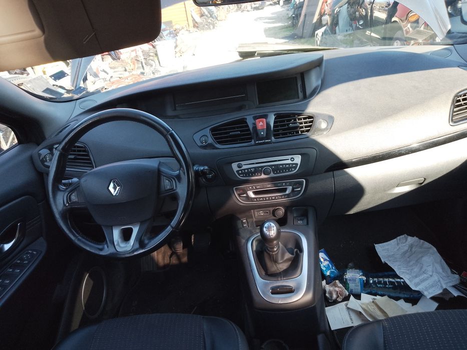 Продавам на части Рено Меган Сценик 2012г 1.9dci 131kc
