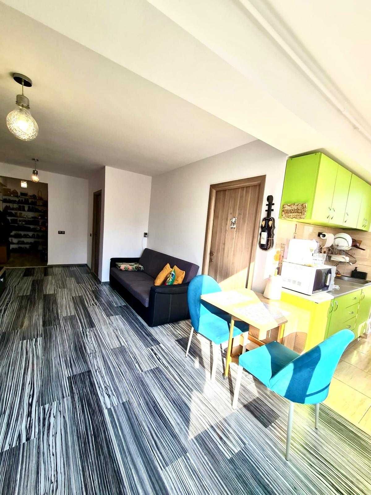 Vând apartament 3 camere Doamna Stanca