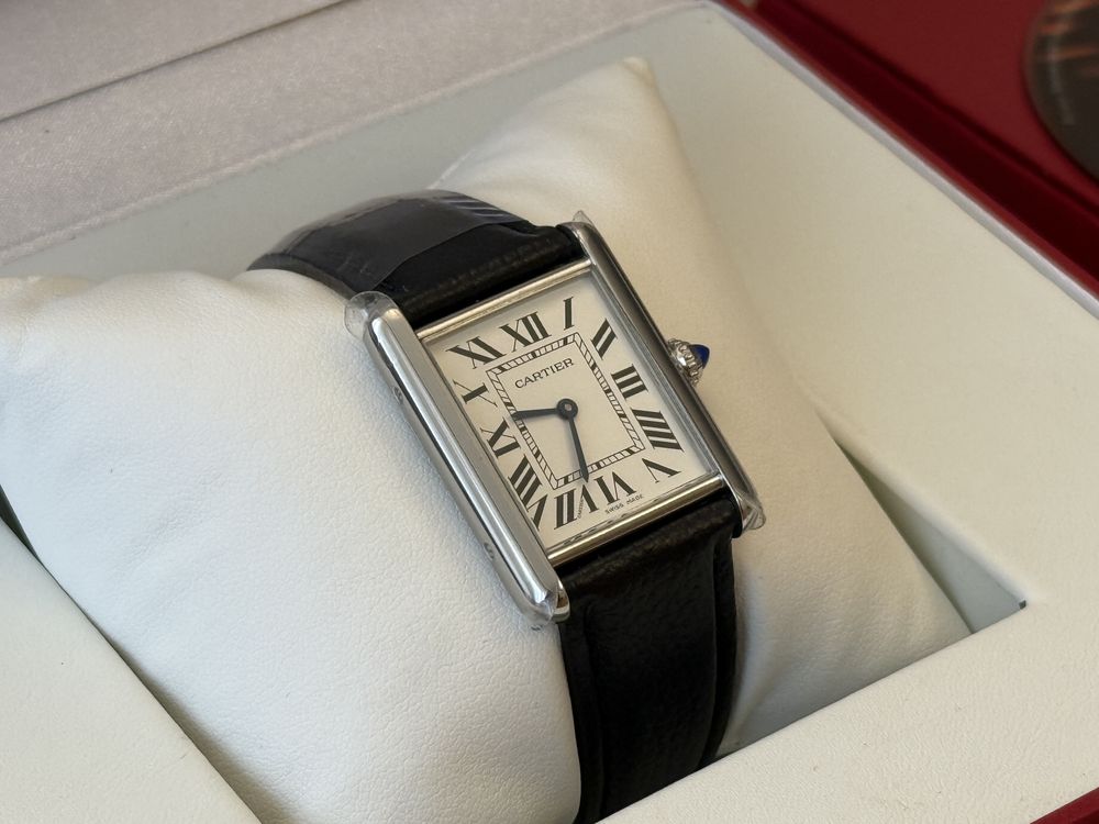 Часы Cartier Tank Must De