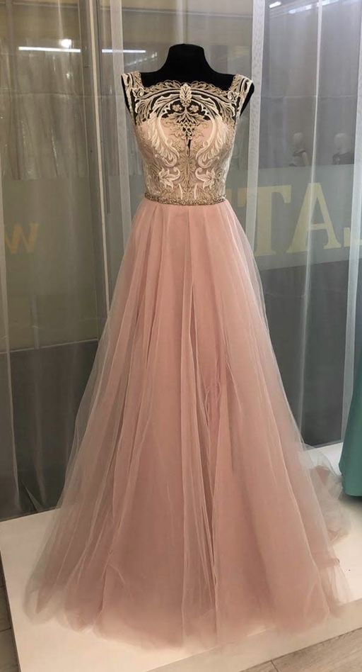 Вечернее пышное нежно розовое платье