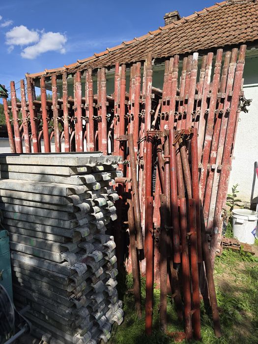 Vând schela metalica completa cu toate accesoriile 150mp