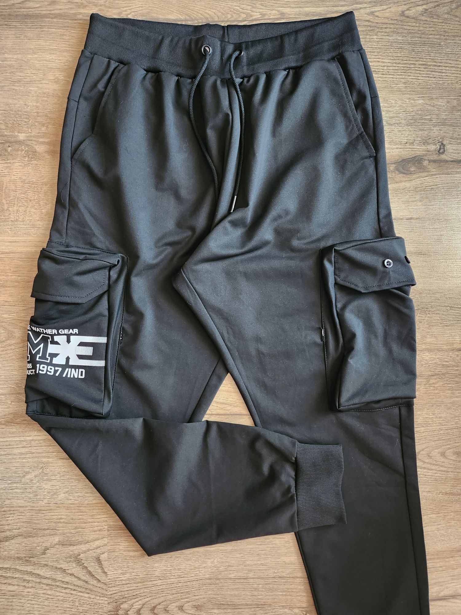 Pantaloni barbati masura Xl