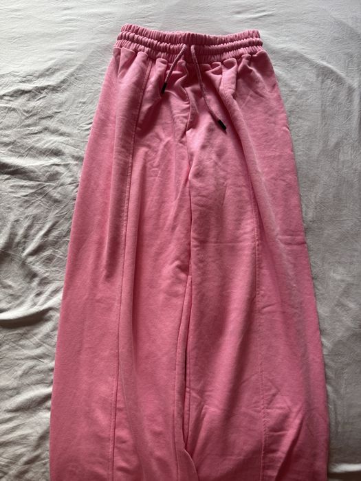 Розов спортен комплект с широки крачоли