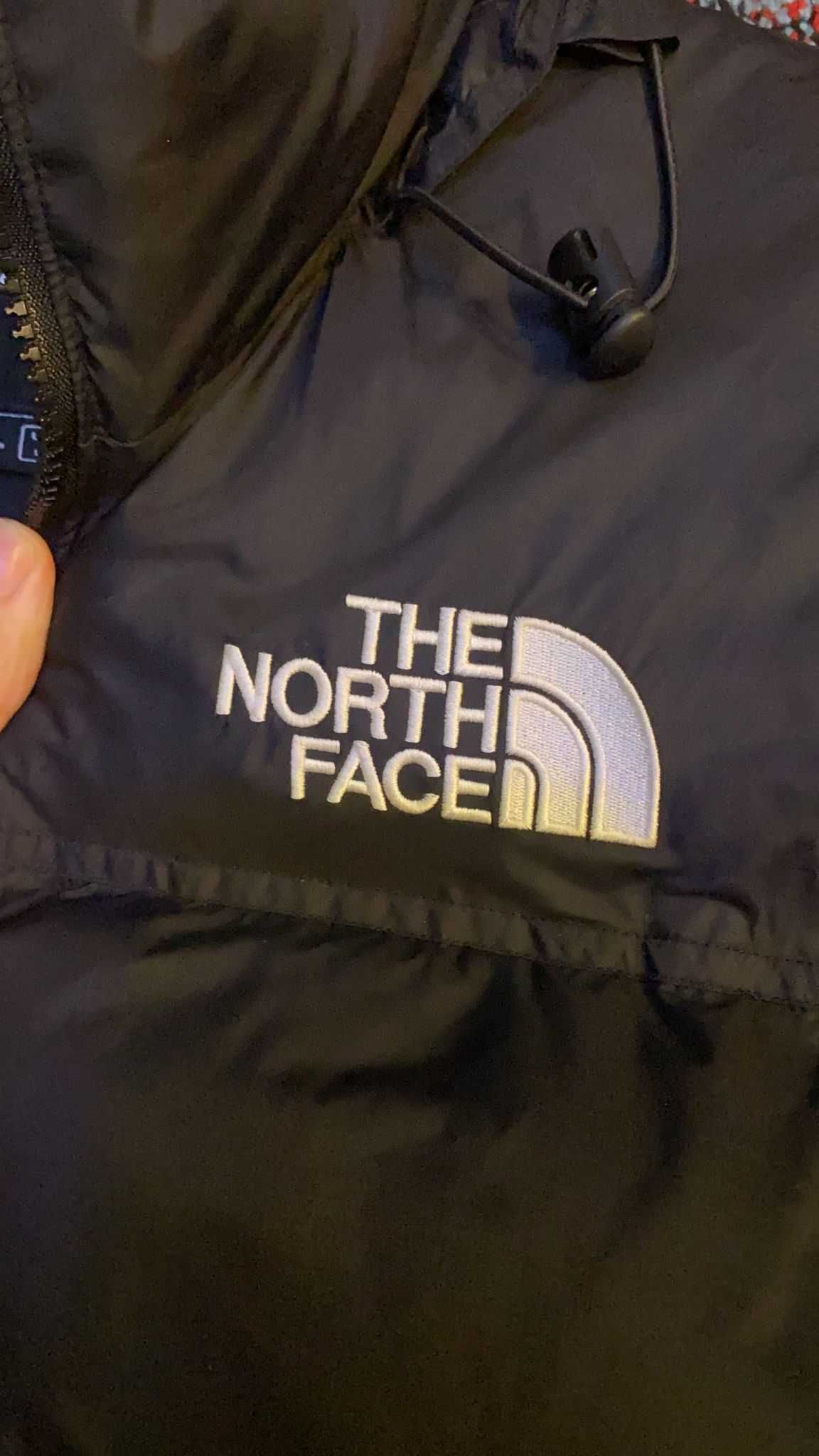 Geaca The North Face Puffer neagra originala