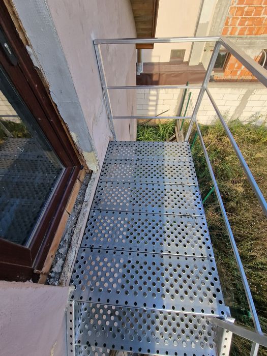 Scari metalice galvanizate