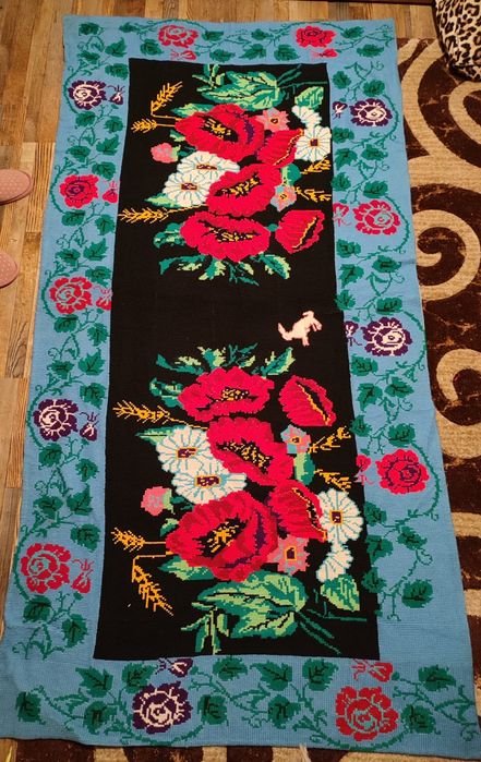 Covor lucrat manual vechime 100 de ani