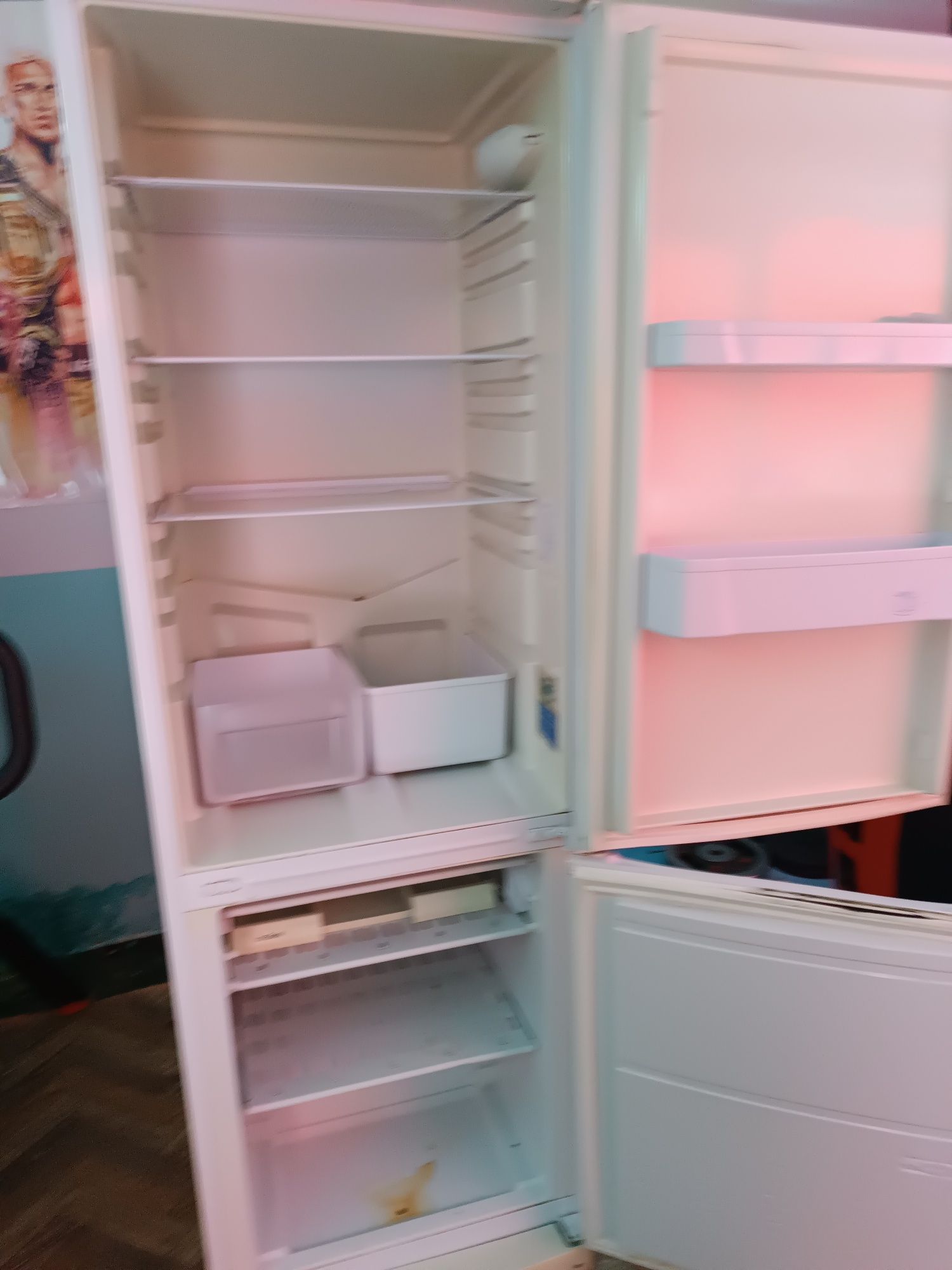 Холодильник Бытовой