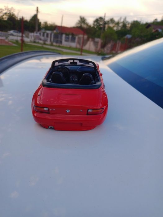 Vând machetă BMW Z3
