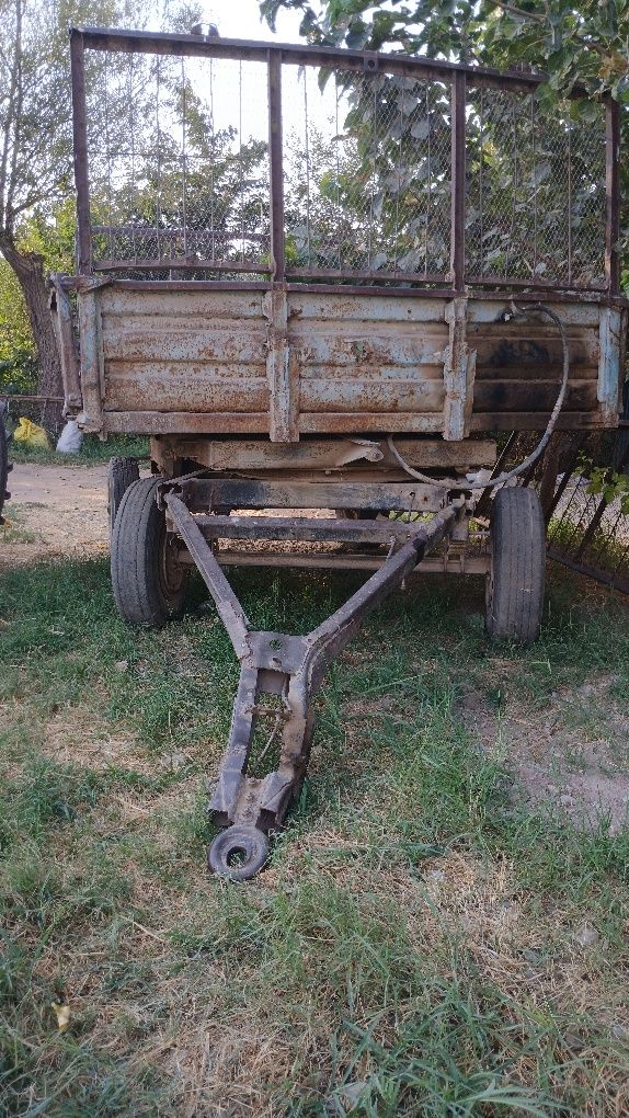Traktor T28 pretsepi bilan
