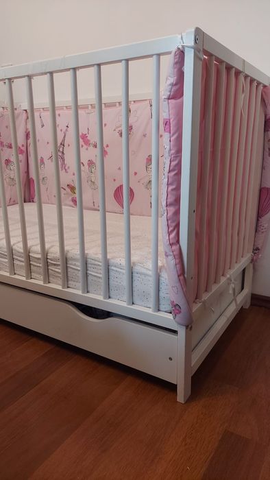 Pătuț bebe cu saltea IKEA si accesorii