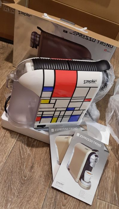 Кофемашина капсульная Zepter Zepresso Mondrian ZEP-300M синий, белый,